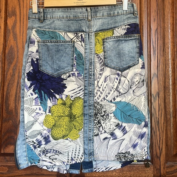 Cute Desigual Jean Skirt - Picture 5 of 10